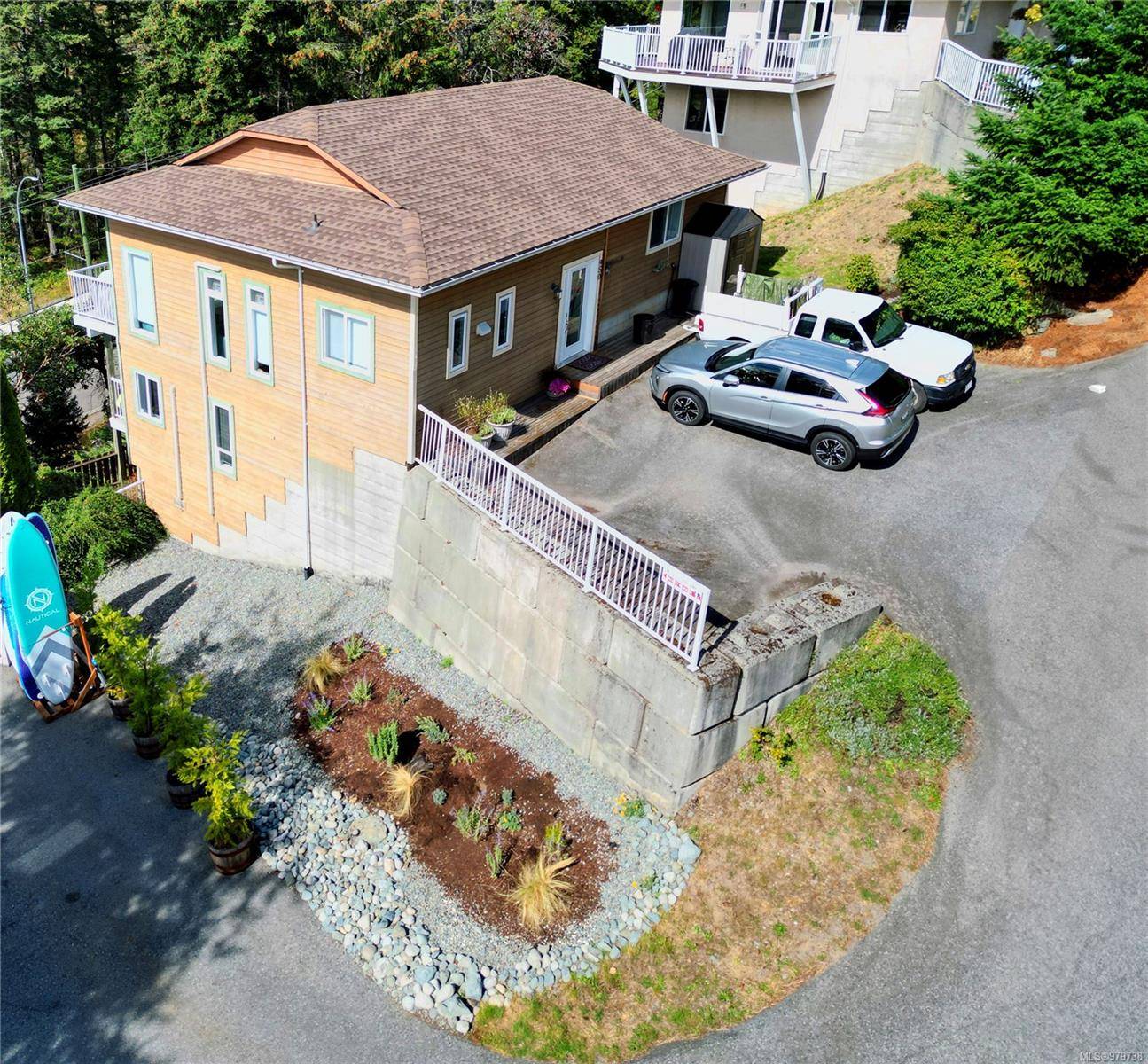 Nanaimo, BC V9T 5J7,950 Woodpecker Lane