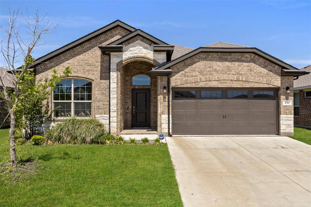 Glenn Heights, TX 75154,717 Indian Hawthorn Drive