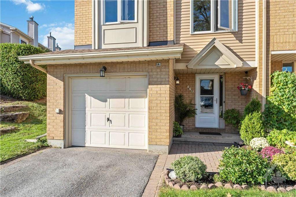 Barrhaven, ON K2J 1Y3,46G WHELAN DR