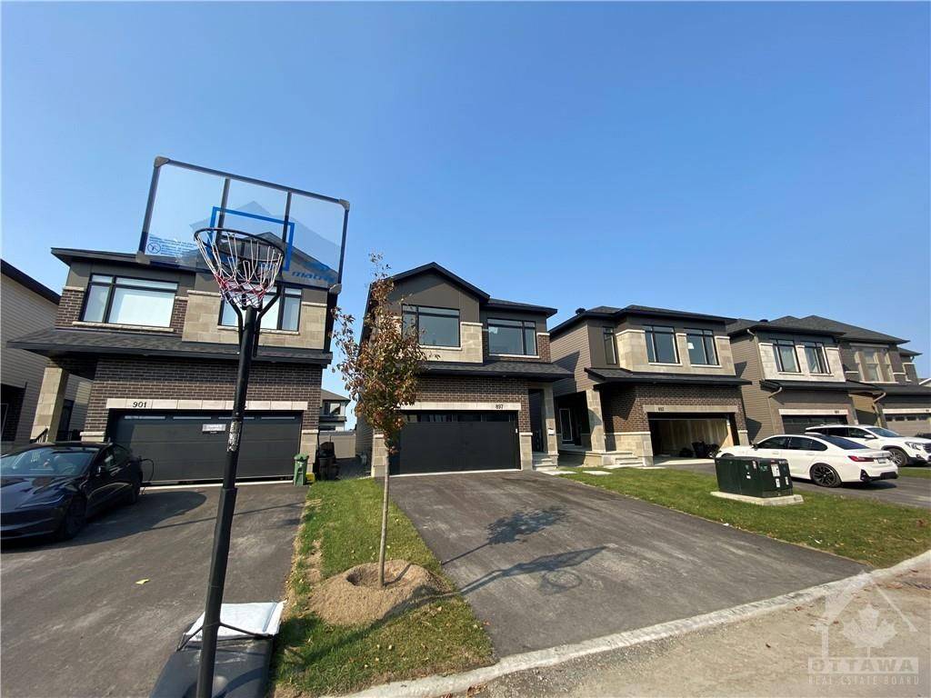 Stittsville - Munster - Richmond, ON K2S 2P9,897 BECKTON HTS