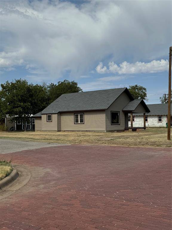 Quanah, TX 79252,510 Cain Street