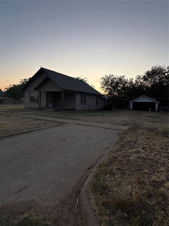 Quanah, TX 79252,510 Cain Street