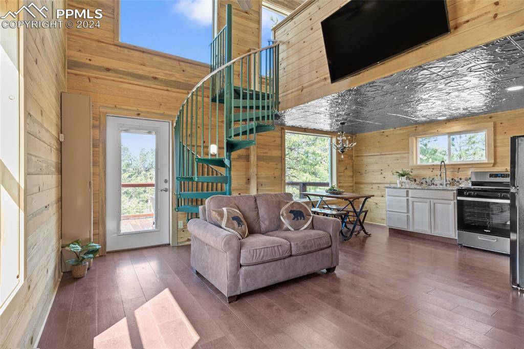 Florissant, CO 80816,145 Sioux CIR