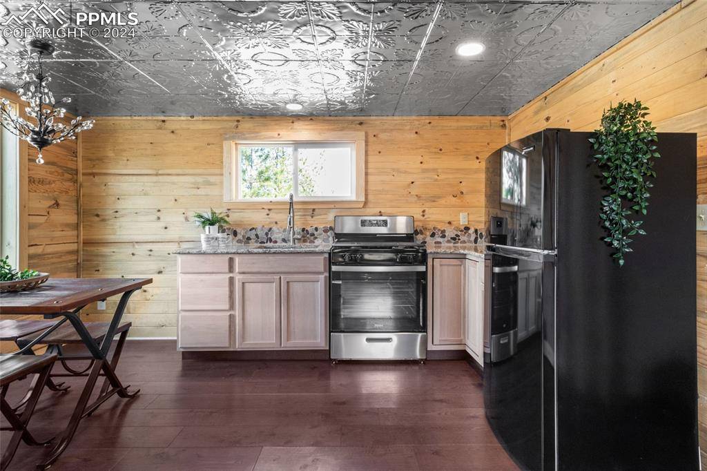 Florissant, CO 80816,145 Sioux CIR