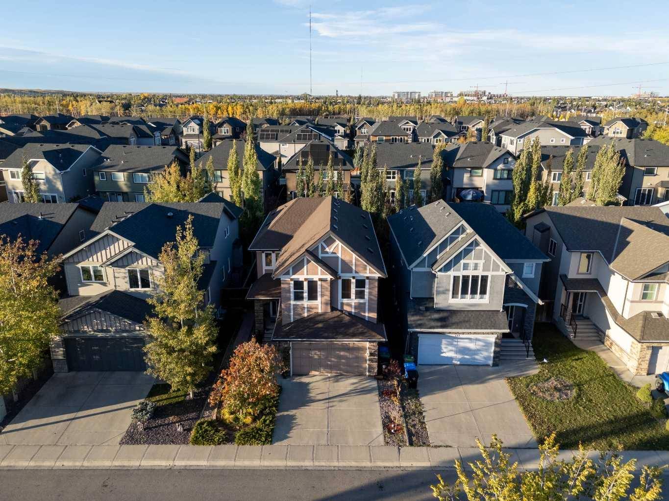 Calgary, AB T3H0R5,141 Aspenshire CRES SW