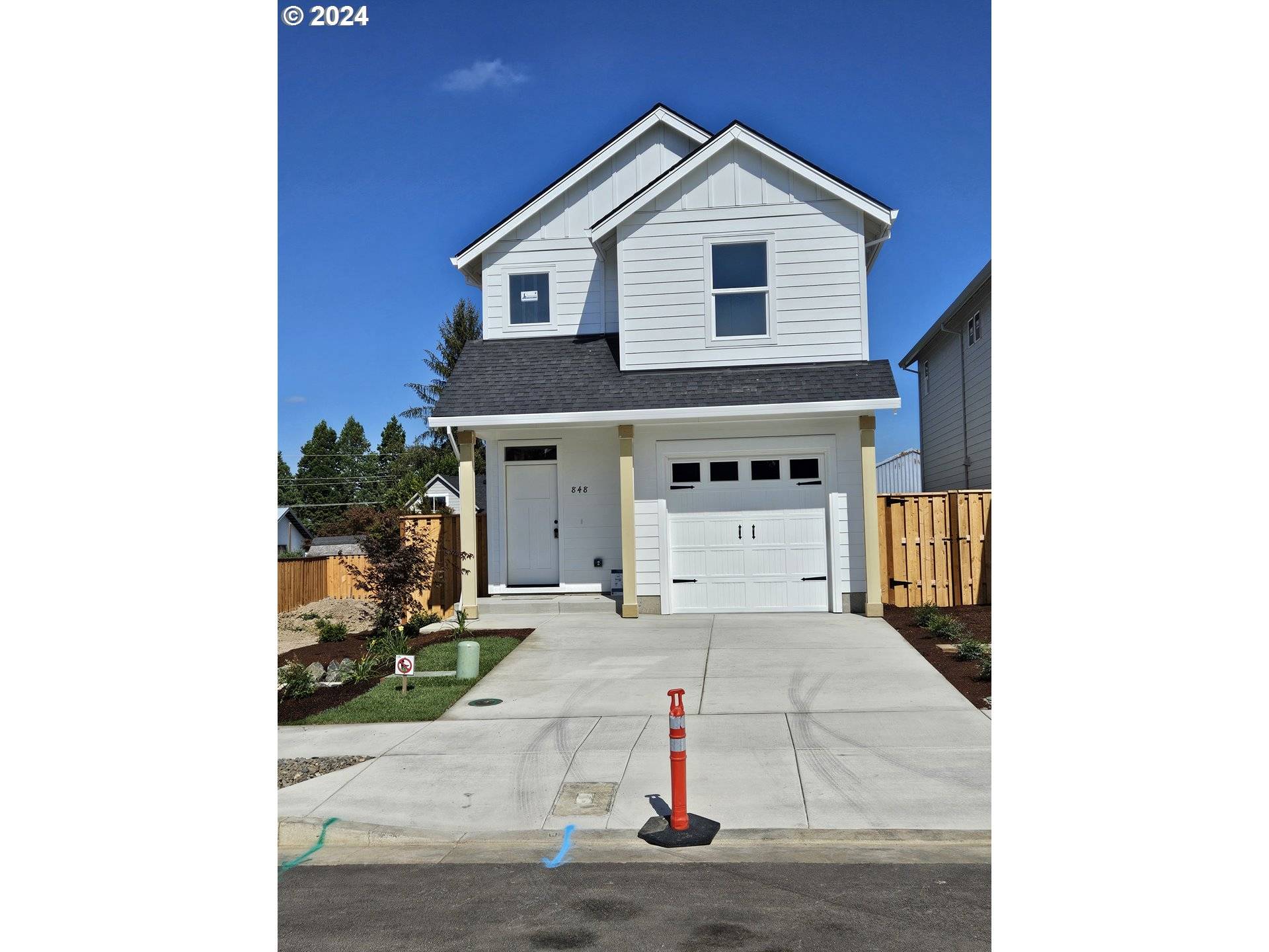 Silverton, OR 97381,848 Chestnut WAY