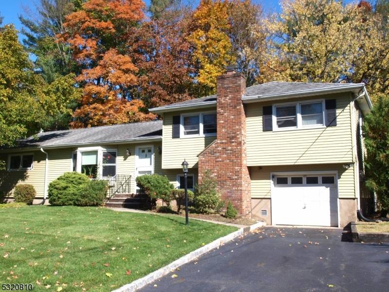 Pequannock Twp., NJ 07444,4 Hill Ct