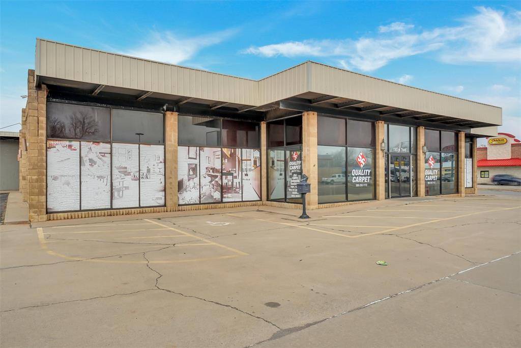 Elk City, OK 73644,1503 W 3rd Street