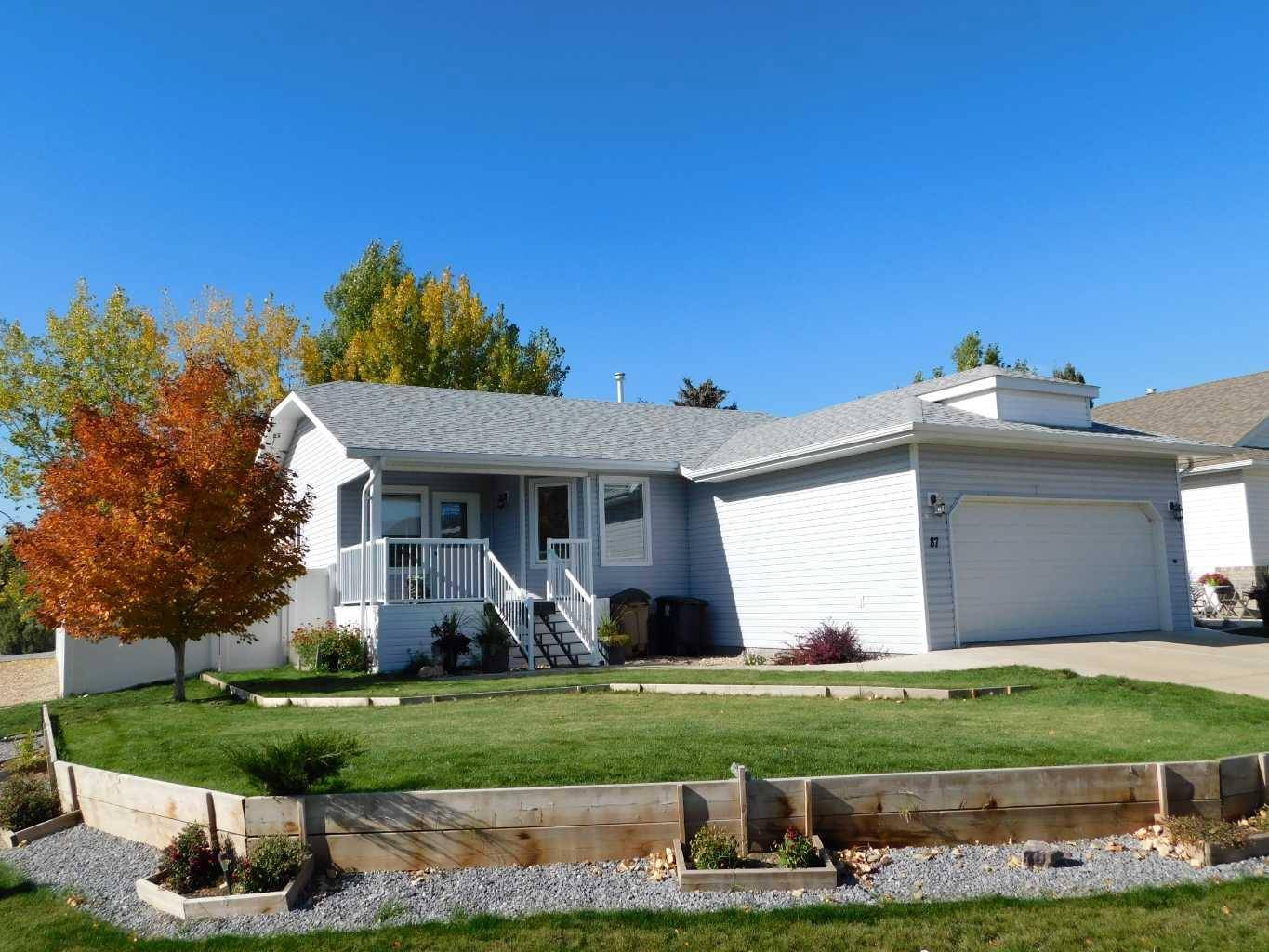 Brooks, AB T1R 1M1,87 Greystone Close E