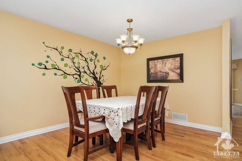 Kanata, ON K2W 1E4,41 BRECHIN CRES