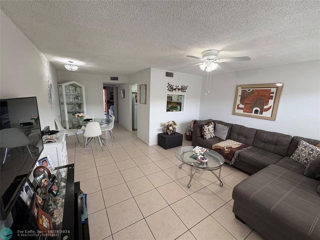 Sunrise, FL 33322,9101 Sunrise Lakes Blvd  #218