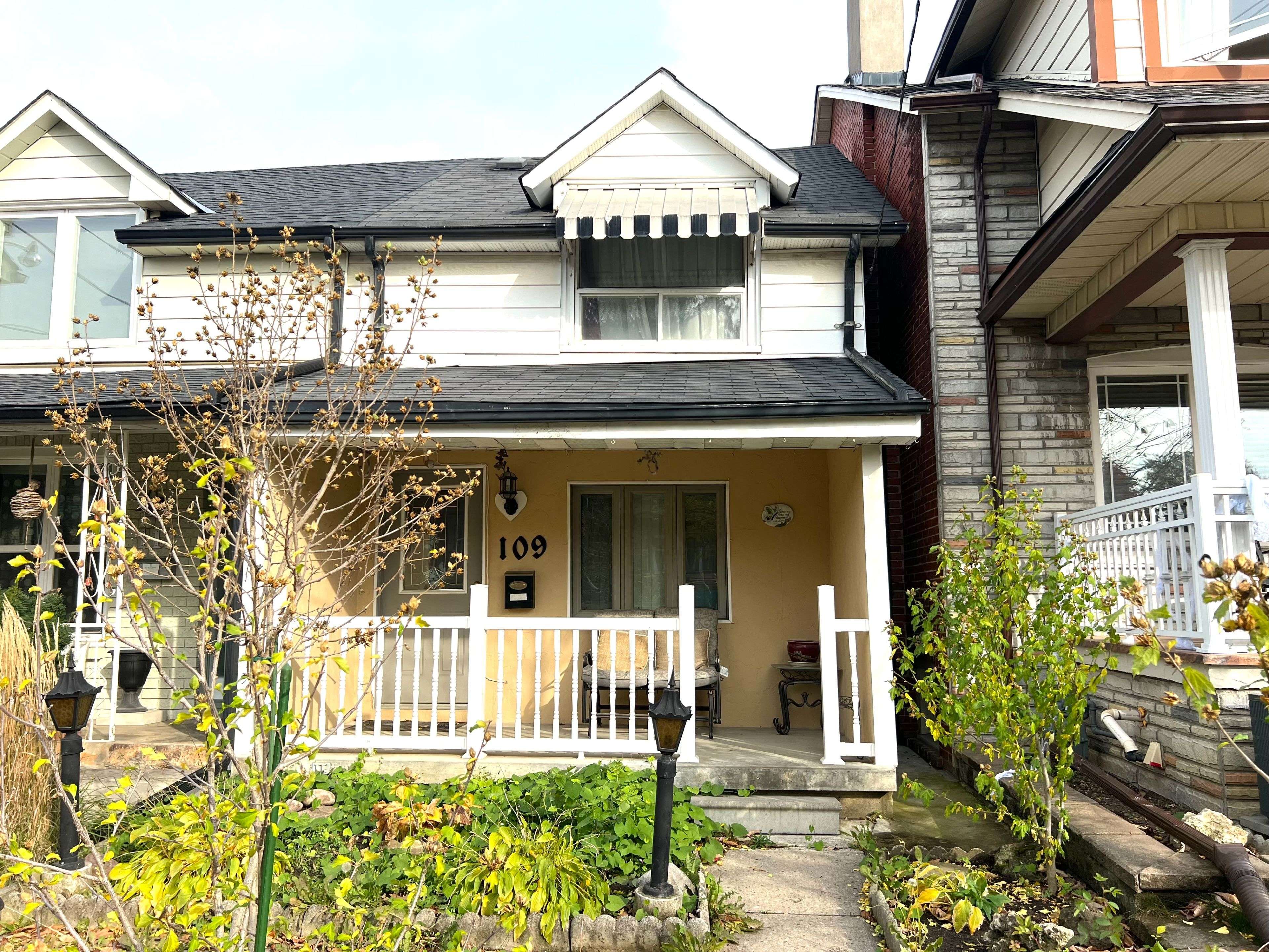 Toronto W03, ON M6E 3T7,109 Sellers AVE