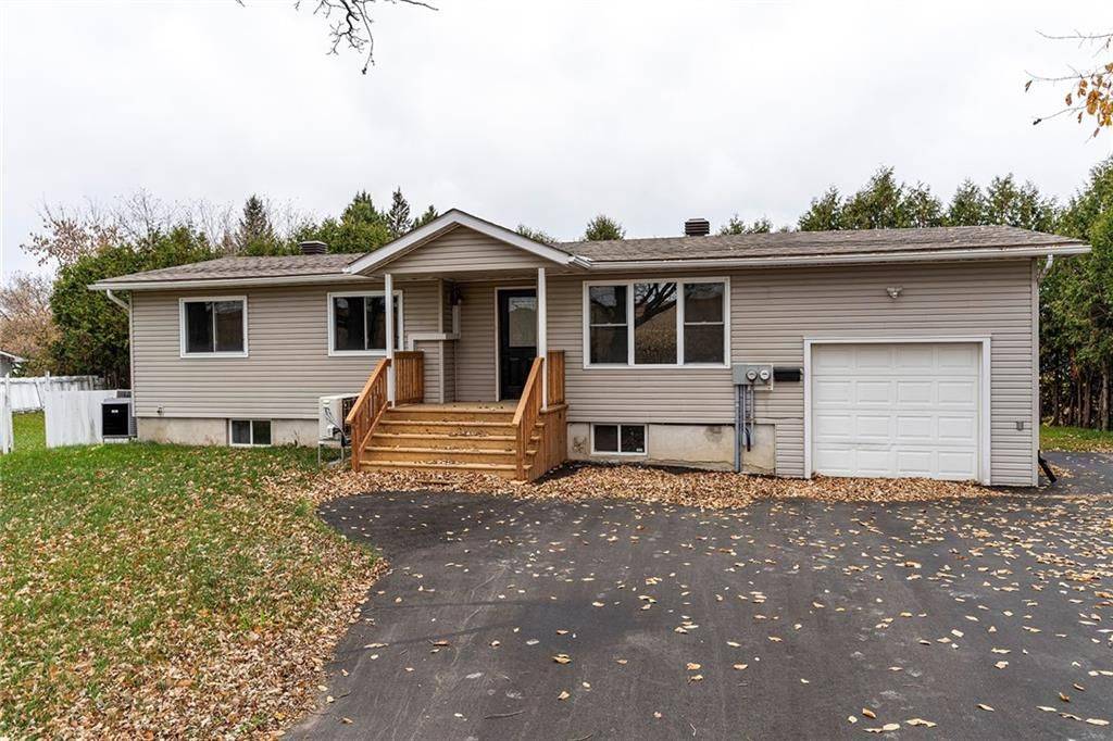 Laurentian Valley, ON K8A 7B8,130 FOREST LEA RD