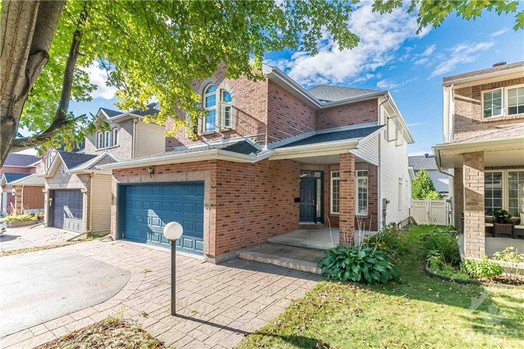 Barrhaven, ON K2J 5H3,94 UPNEY DR