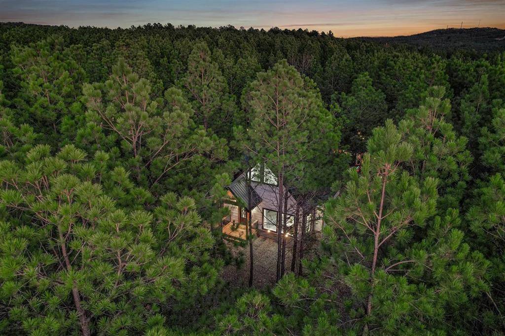 Broken Bow, OK 74728,72 Bear Pine Trail