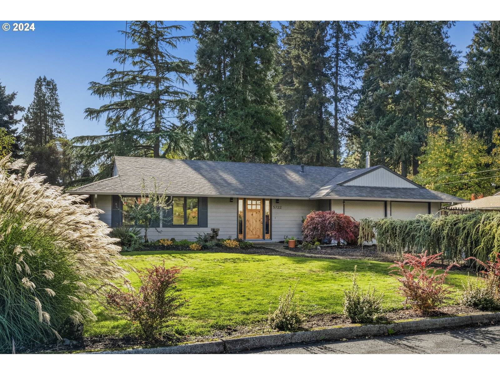 Lake Oswego, OR 97035,5722 FERNBROOK WAY