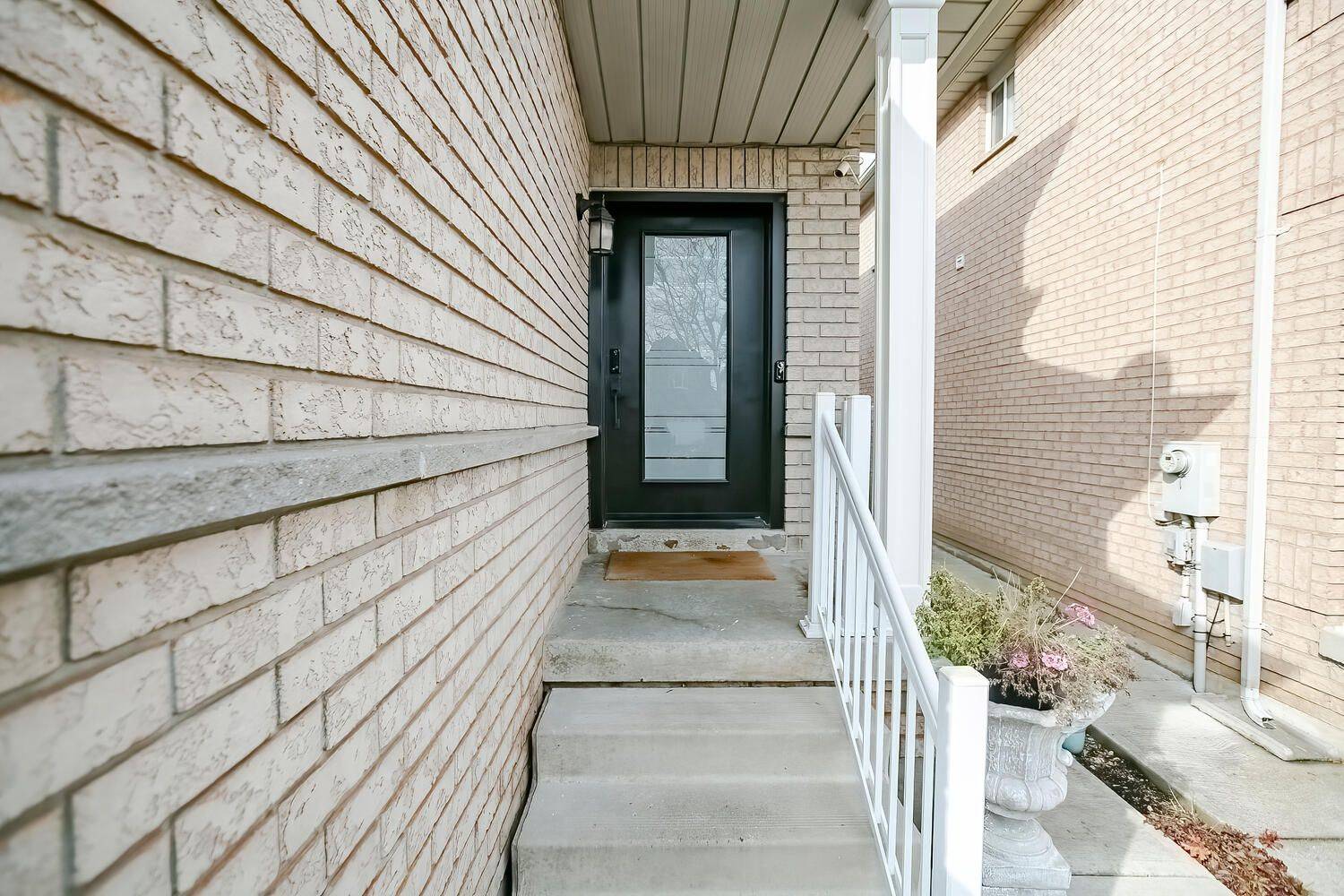 Brampton, ON L6X 4W1,28 Olympia CRES