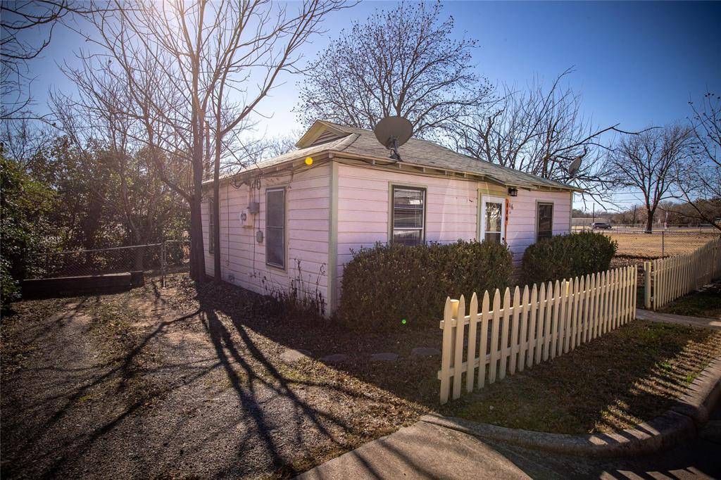 Granbury, TX 76048,116 E Barton Street