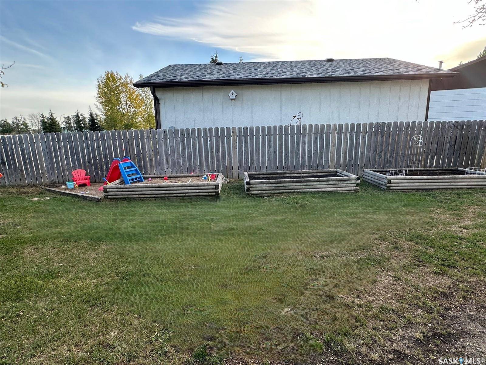 Hudson Bay, SK S0E 0Y0,737 Willow PLACE