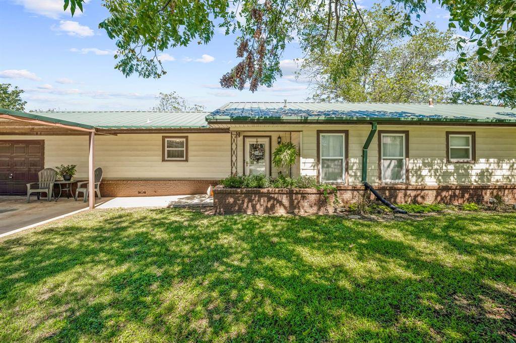 De Leon, TX 76444,617 E Ross Avenue