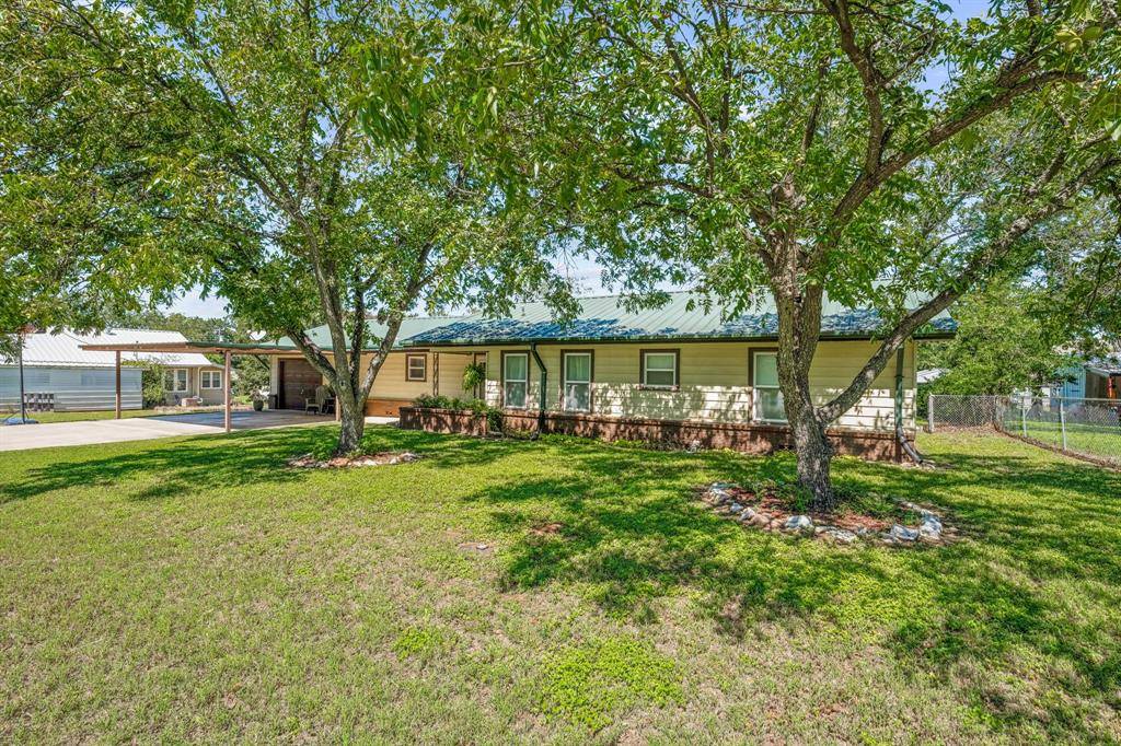 De Leon, TX 76444,617 E Ross Avenue