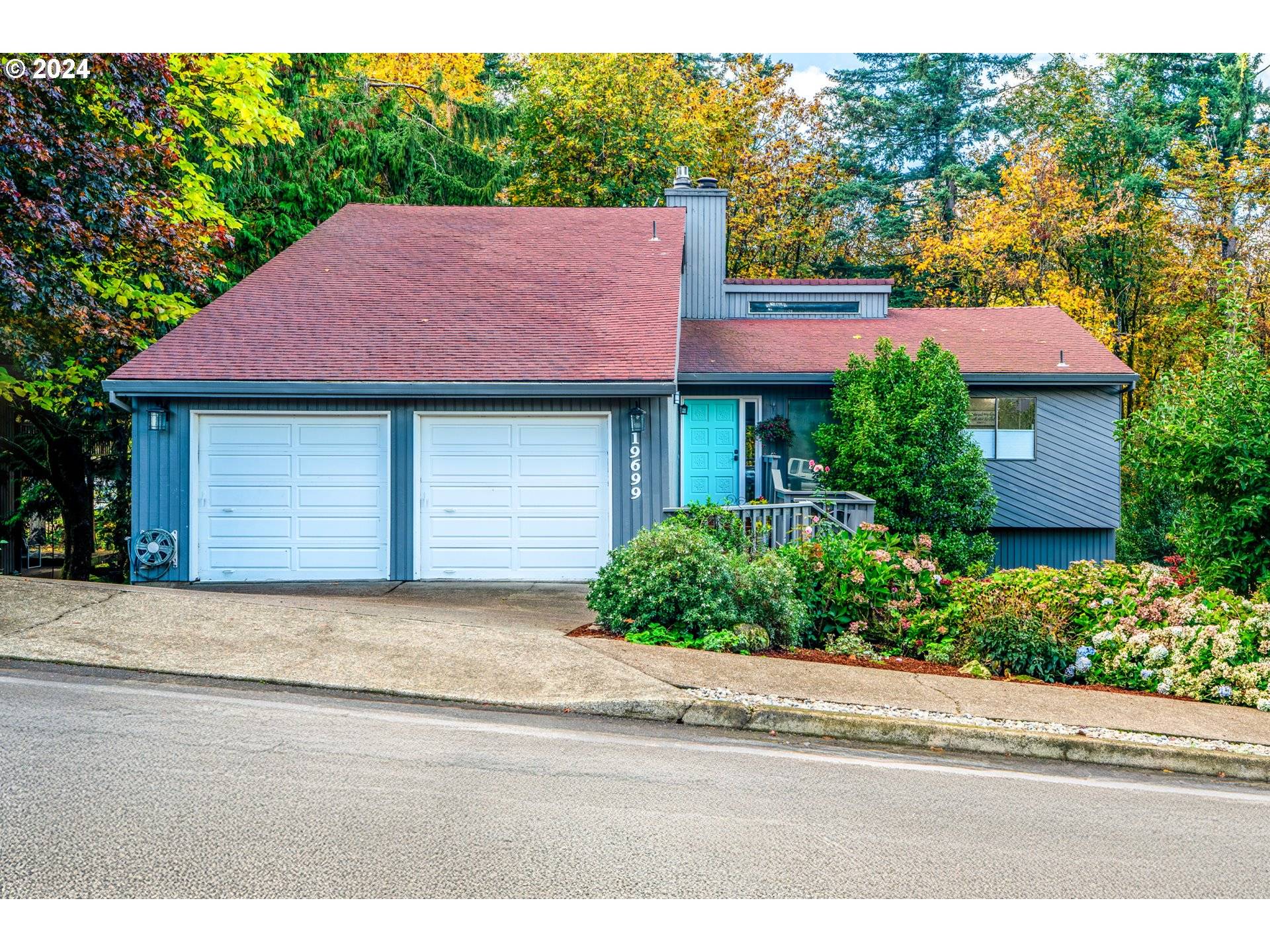 West Linn, OR 97068,19699 SUN CIR