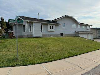 Hinton, AB T7V 1Z5,537 Boutin AVE