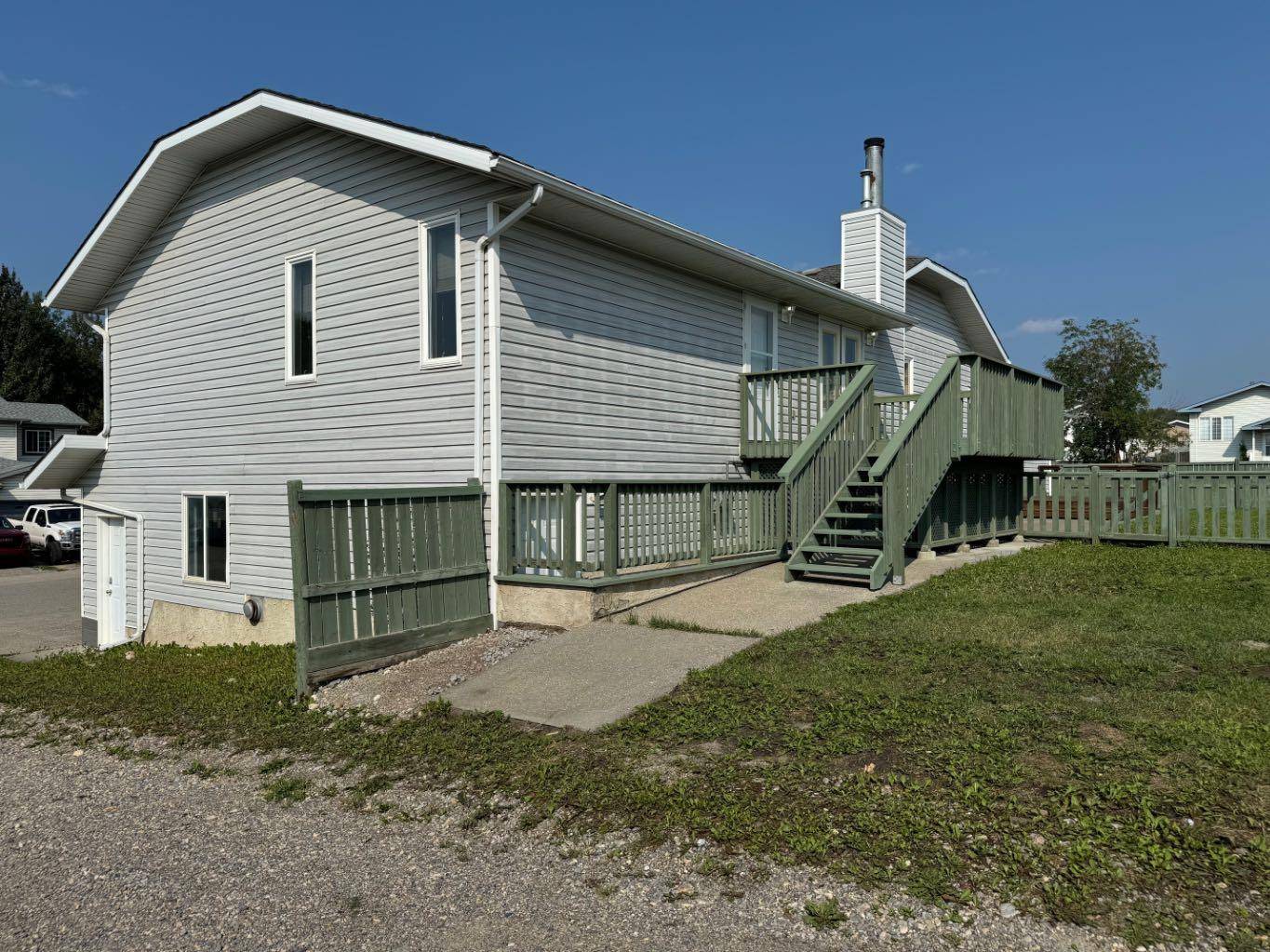 Hinton, AB T7V 1Z5,537 Boutin AVE