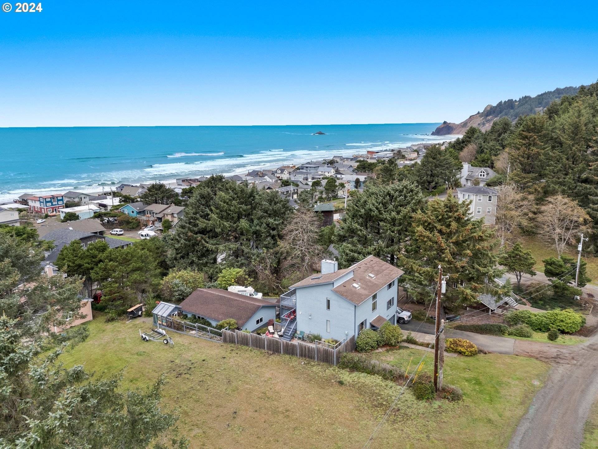 Lincoln City, OR 97367,6215 NE OAR DR