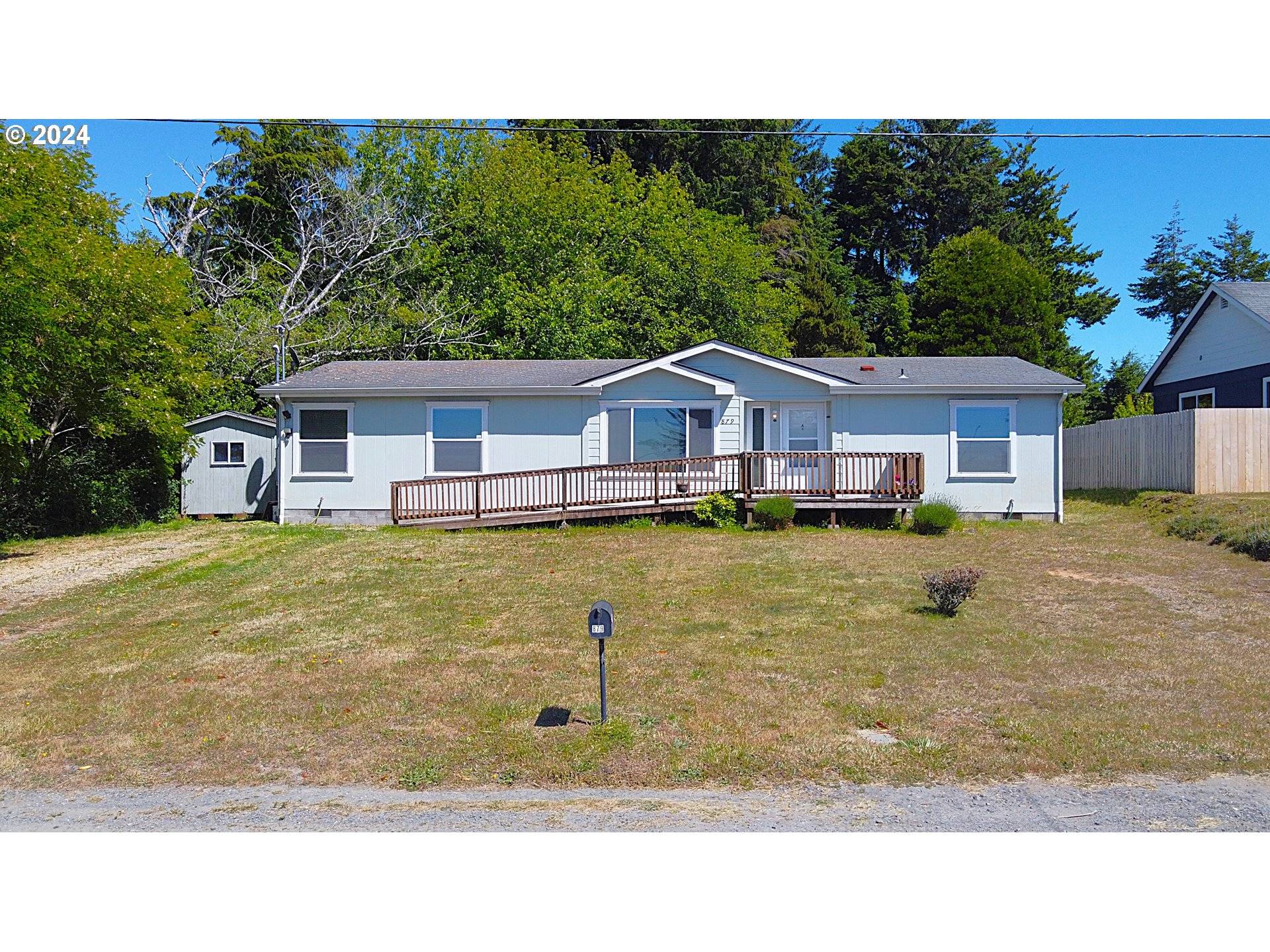 Coos Bay, OR 97420,879 S MARPLE ST