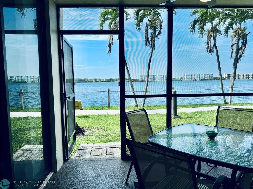 Oakland Park, FL 33309,118 Lake Emerald  #105