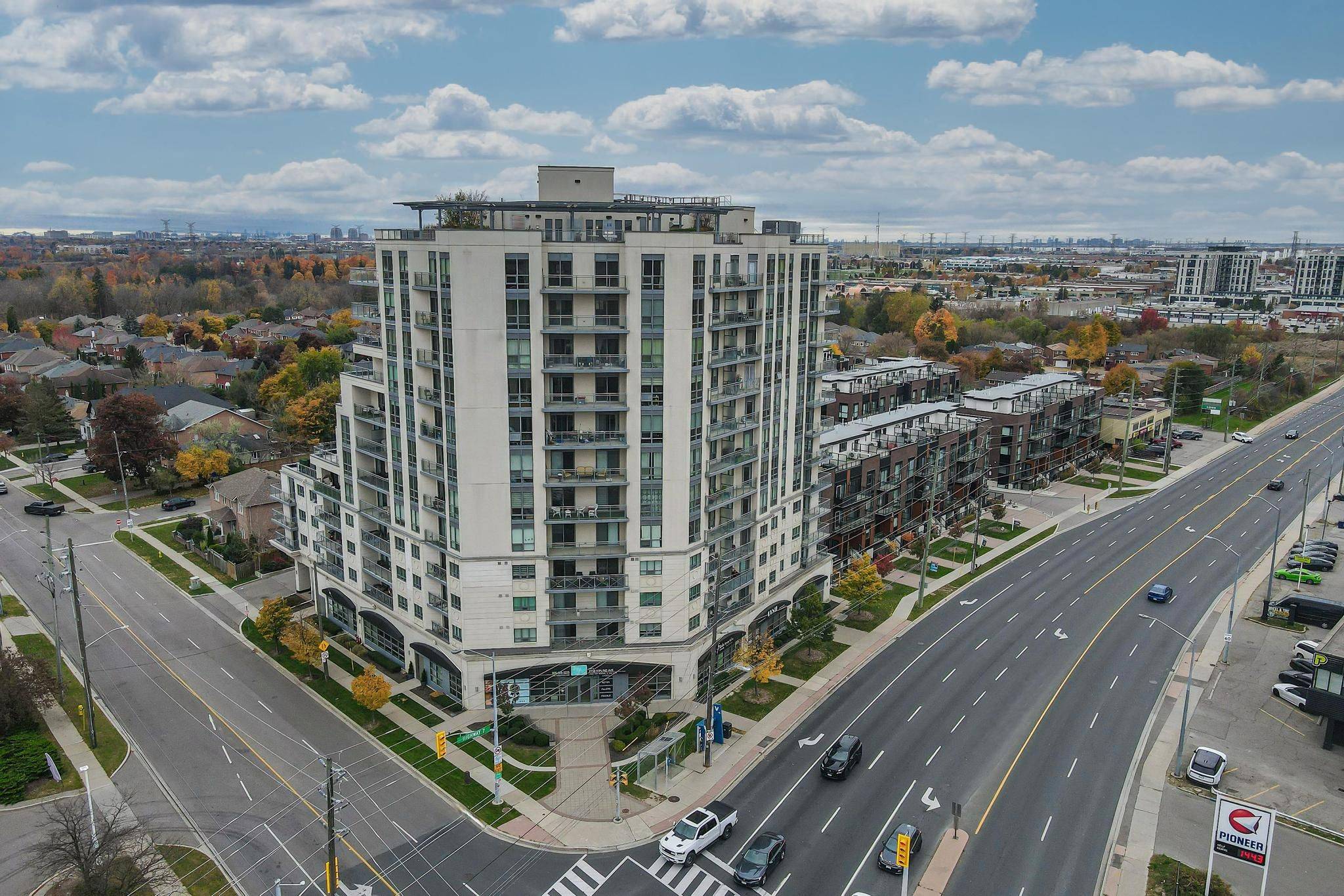 Vaughan, ON L4L 1Y9,7730 Kipling AVE #905