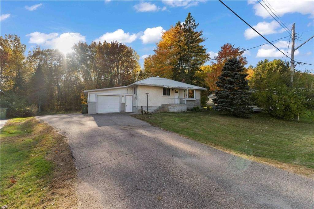 Petawawa, ON K8H 2J1,19 LABINE CRES