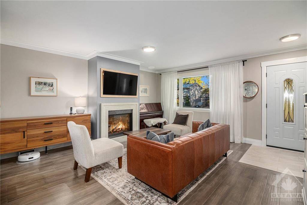 Beacon Hill North - South And Area, ON K1J 6A4,2162 FILLMORE CRES