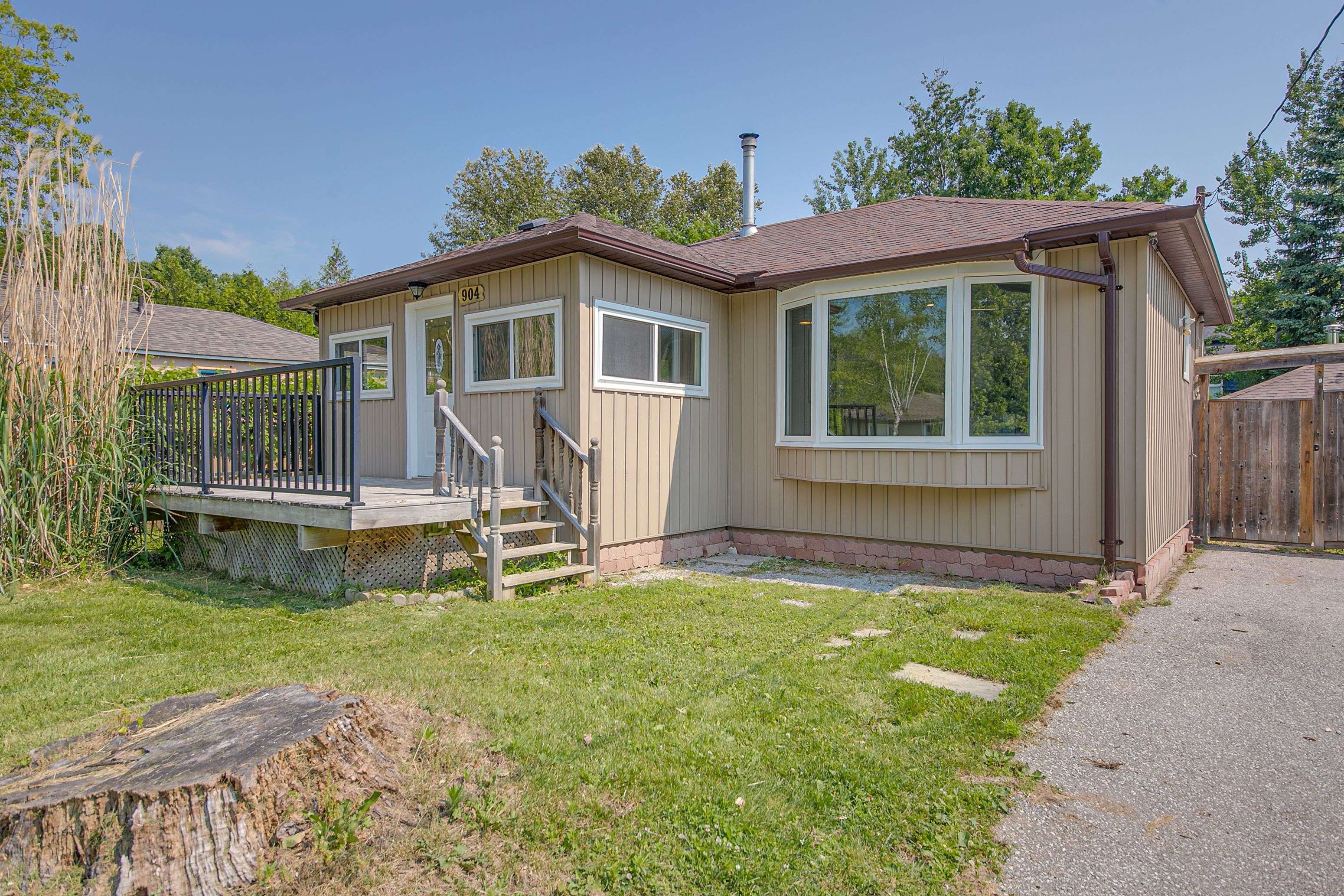 Innisfil, ON L9S 1Y7,904 Maplewood DR