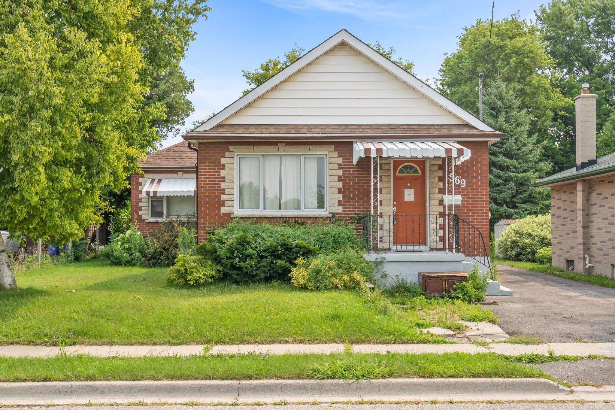 Oshawa, ON L1H 4Y9,569 Howard ST