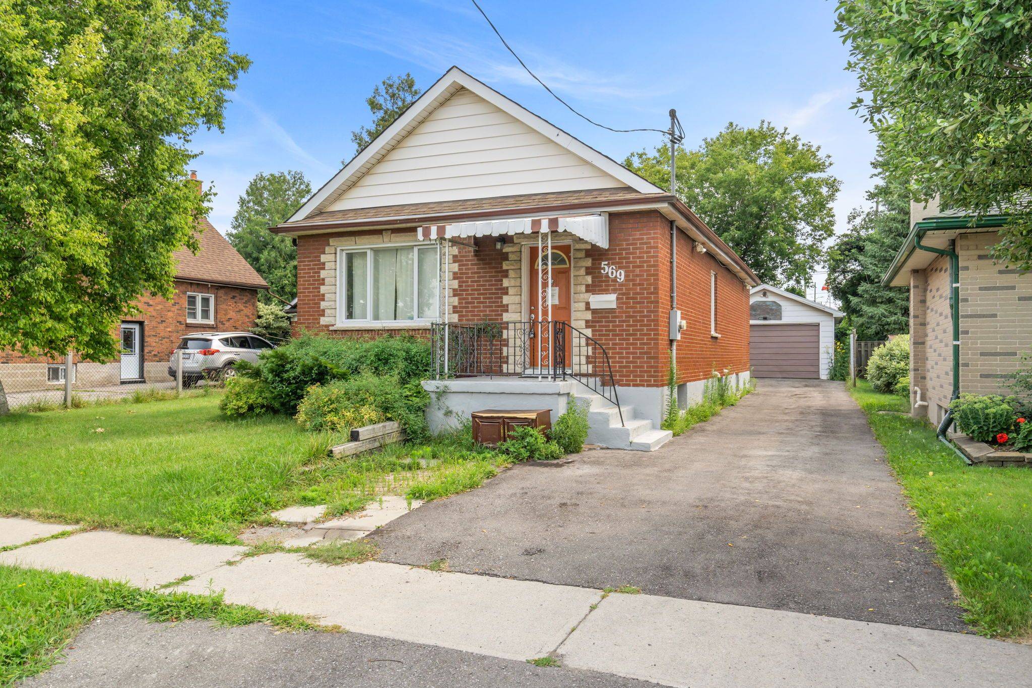 Oshawa, ON L1H 4Y9,569 Howard ST