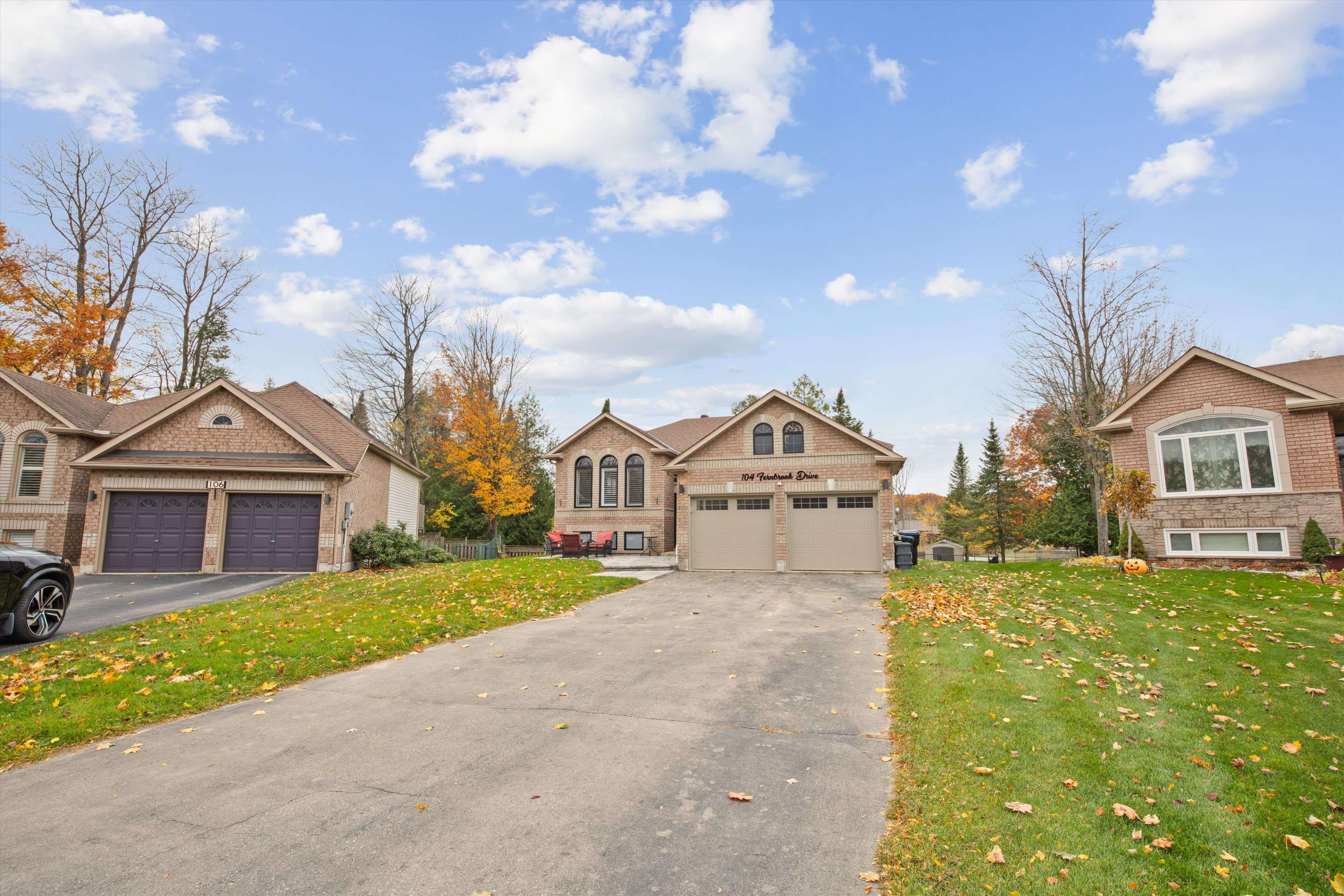 Wasaga Beach, ON L9Z 1G6,104 Fernbrook DR