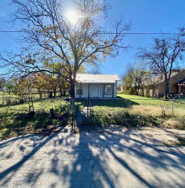 Mineral Wells, TX 76067,1016 SE 3rd Street