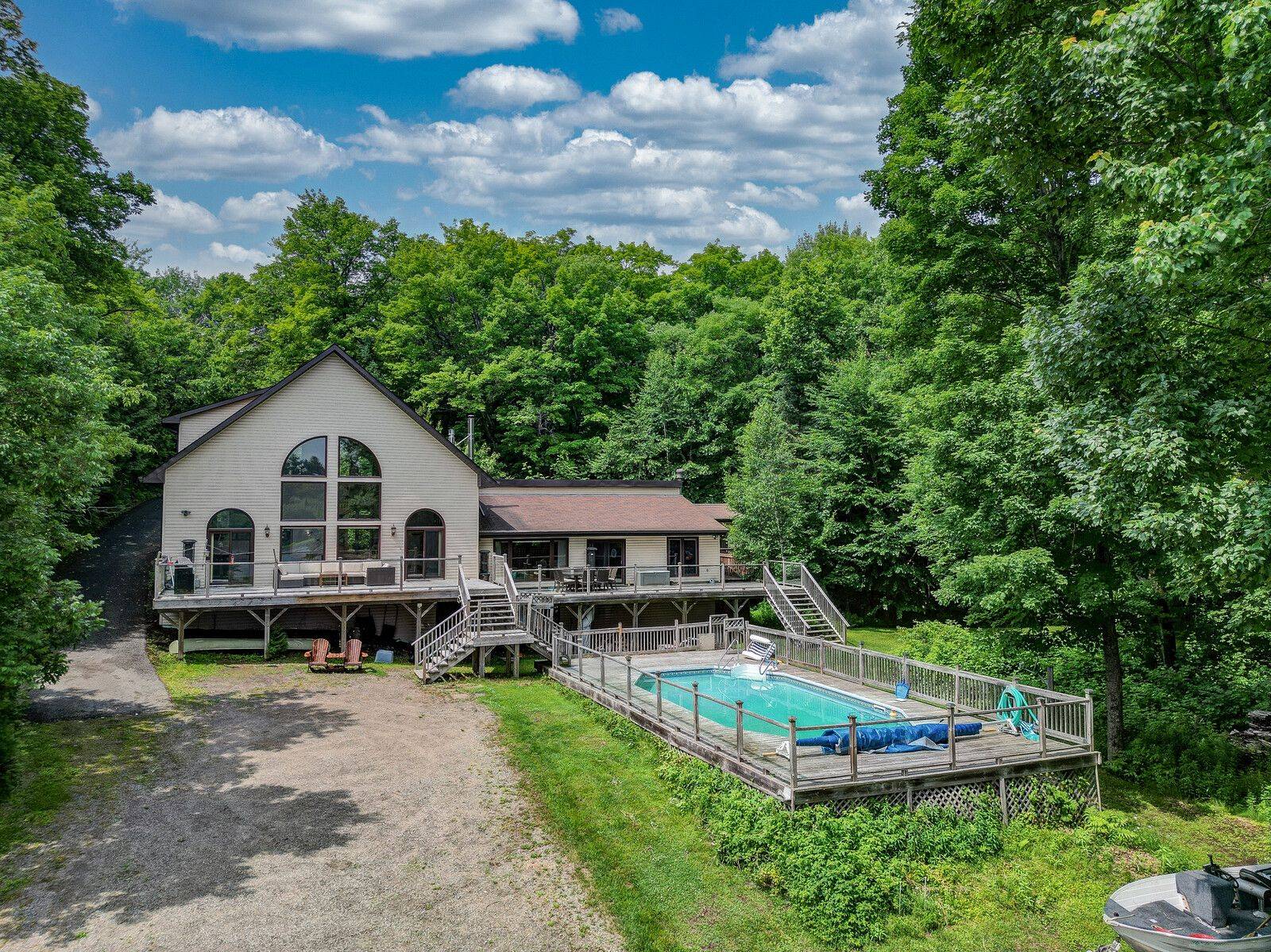 Muskoka, ON P1L 1X1,1013 Merrick DR