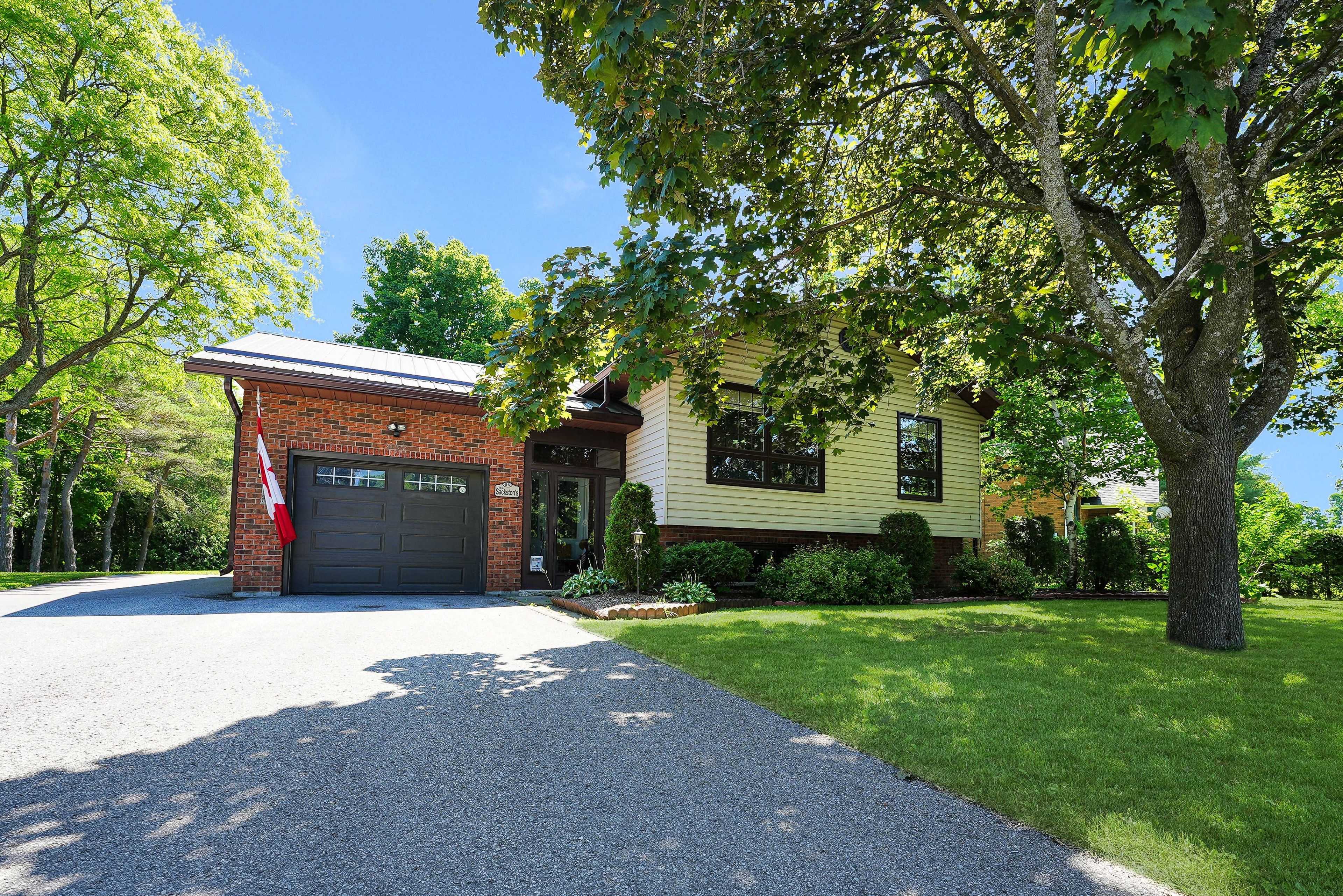 Kawartha Lakes, ON K0M 1N0,86 Clifton ST