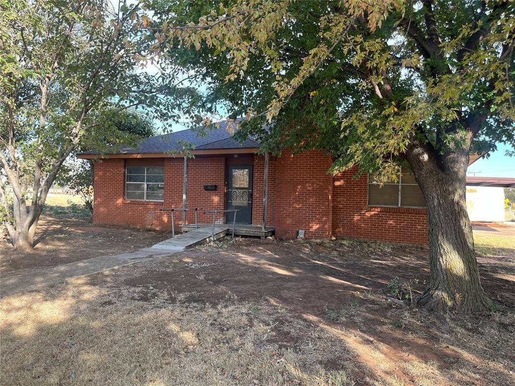 Cordell, OK 73632,605 W 8th Street