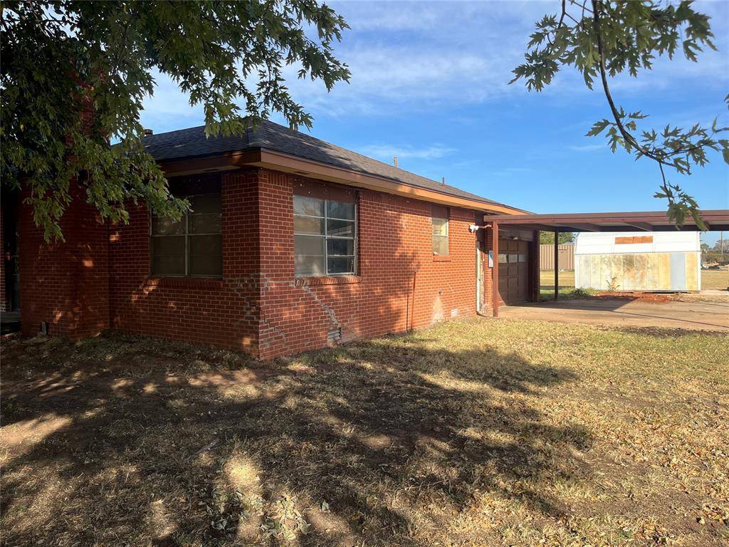 Cordell, OK 73632,605 W 8th Street