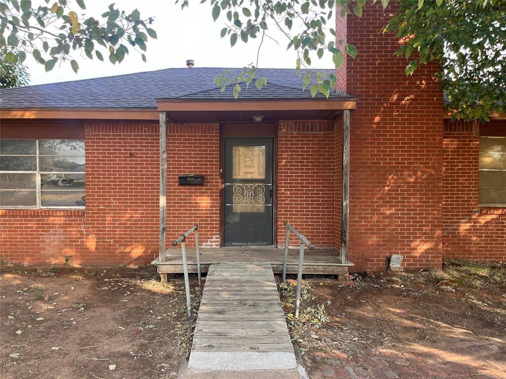 Cordell, OK 73632,605 W 8th Street