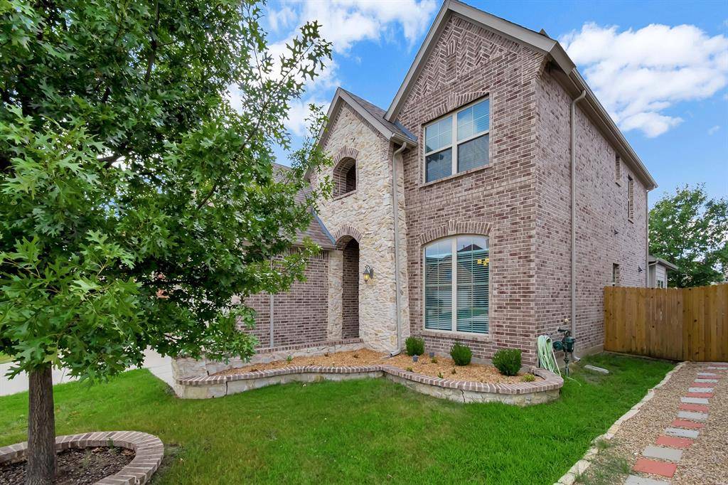 Little Elm, TX 75068,833 Mist Flower Drive