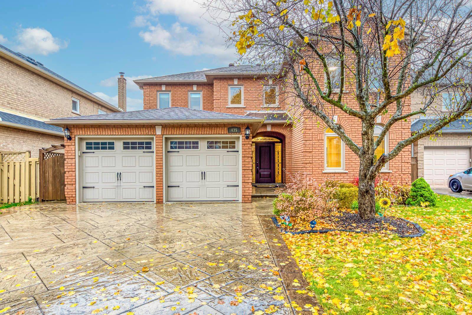 Oakville, ON L6H 5X7,435 March CRES