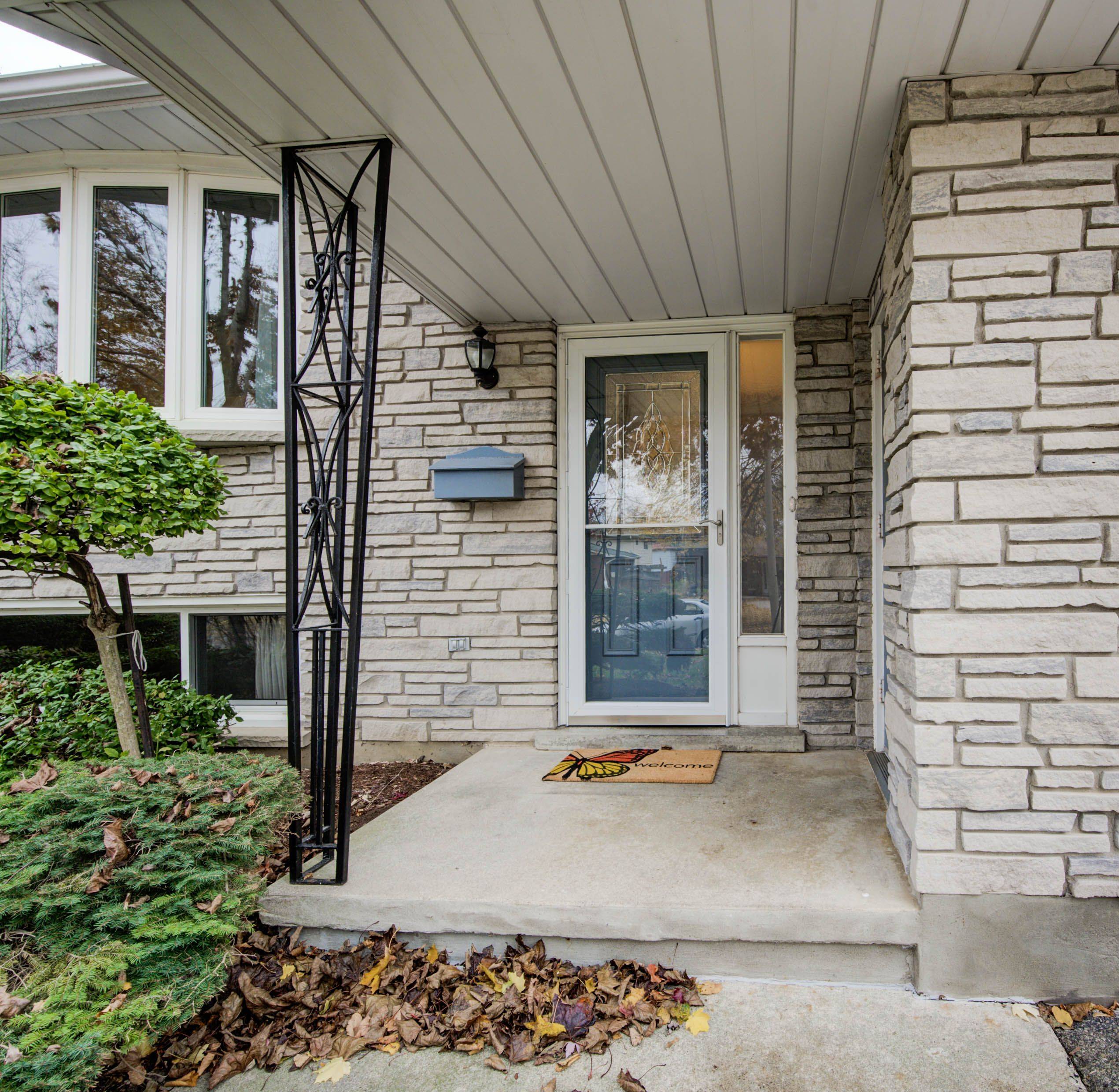 Kitchener, ON N2N 1B6,146 Forestwood DR