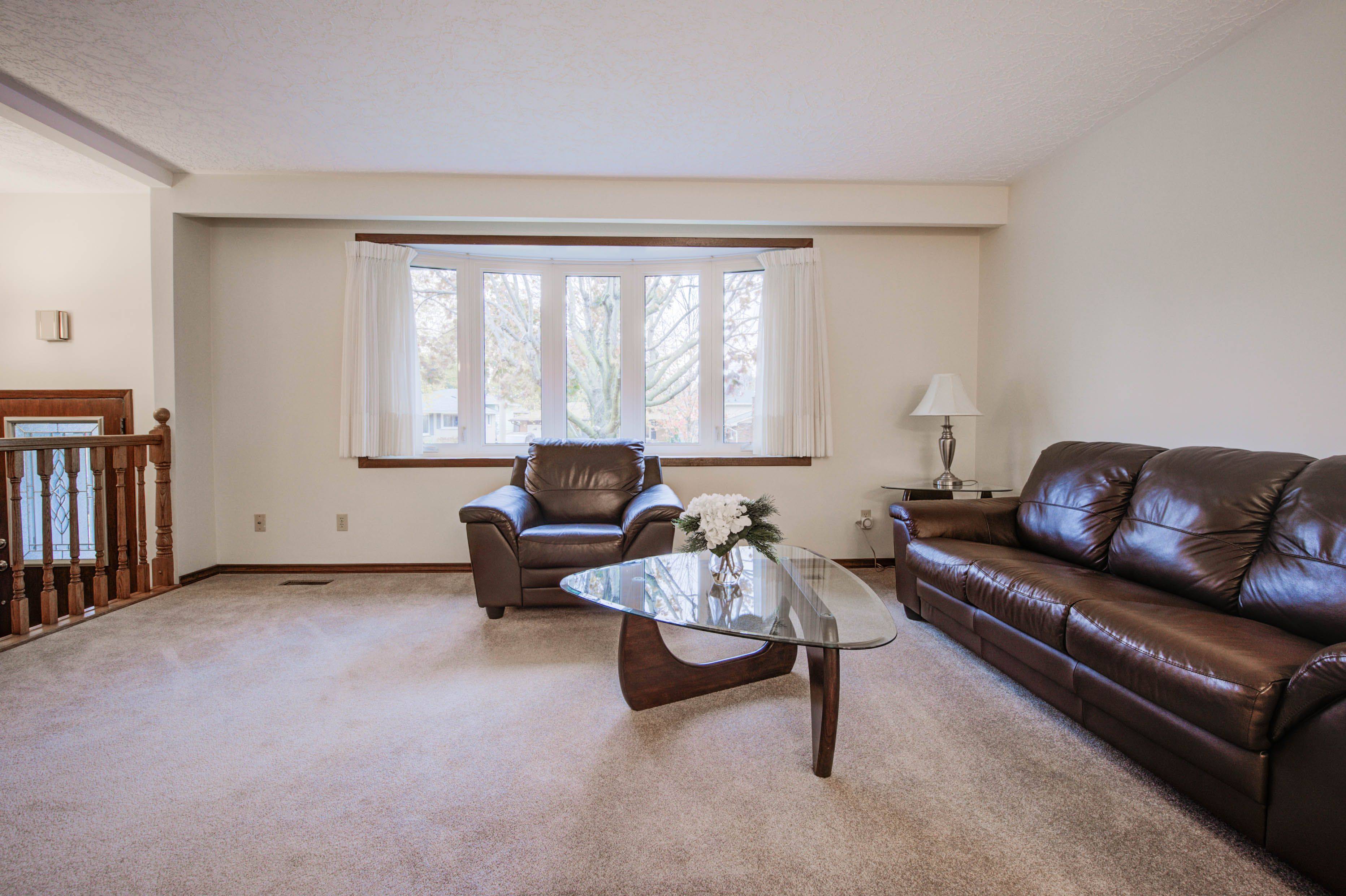 Kitchener, ON N2N 1B6,146 Forestwood DR