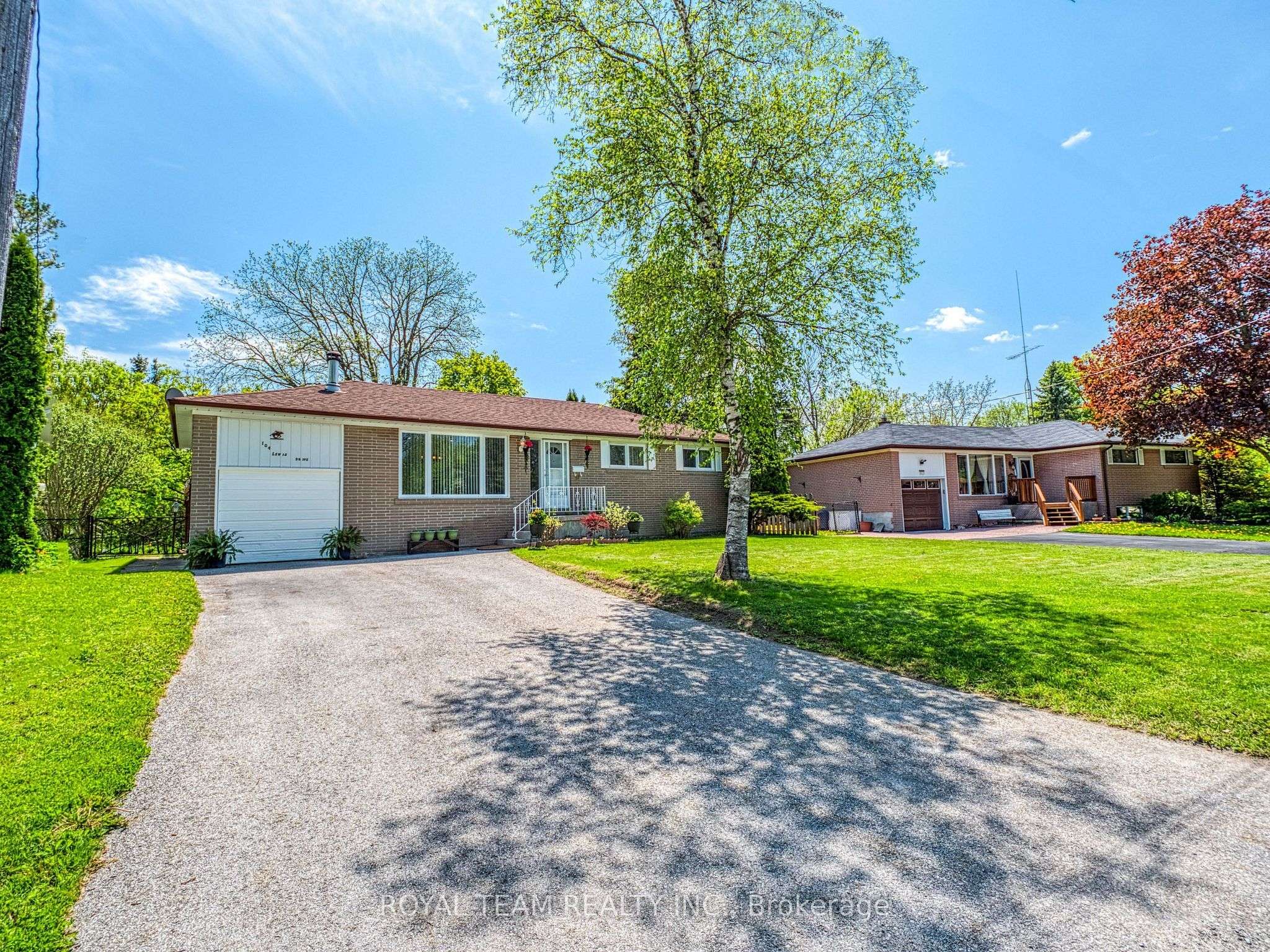 Newmarket, ON L3Y 1R7,104 Lewis DR #Bsmt