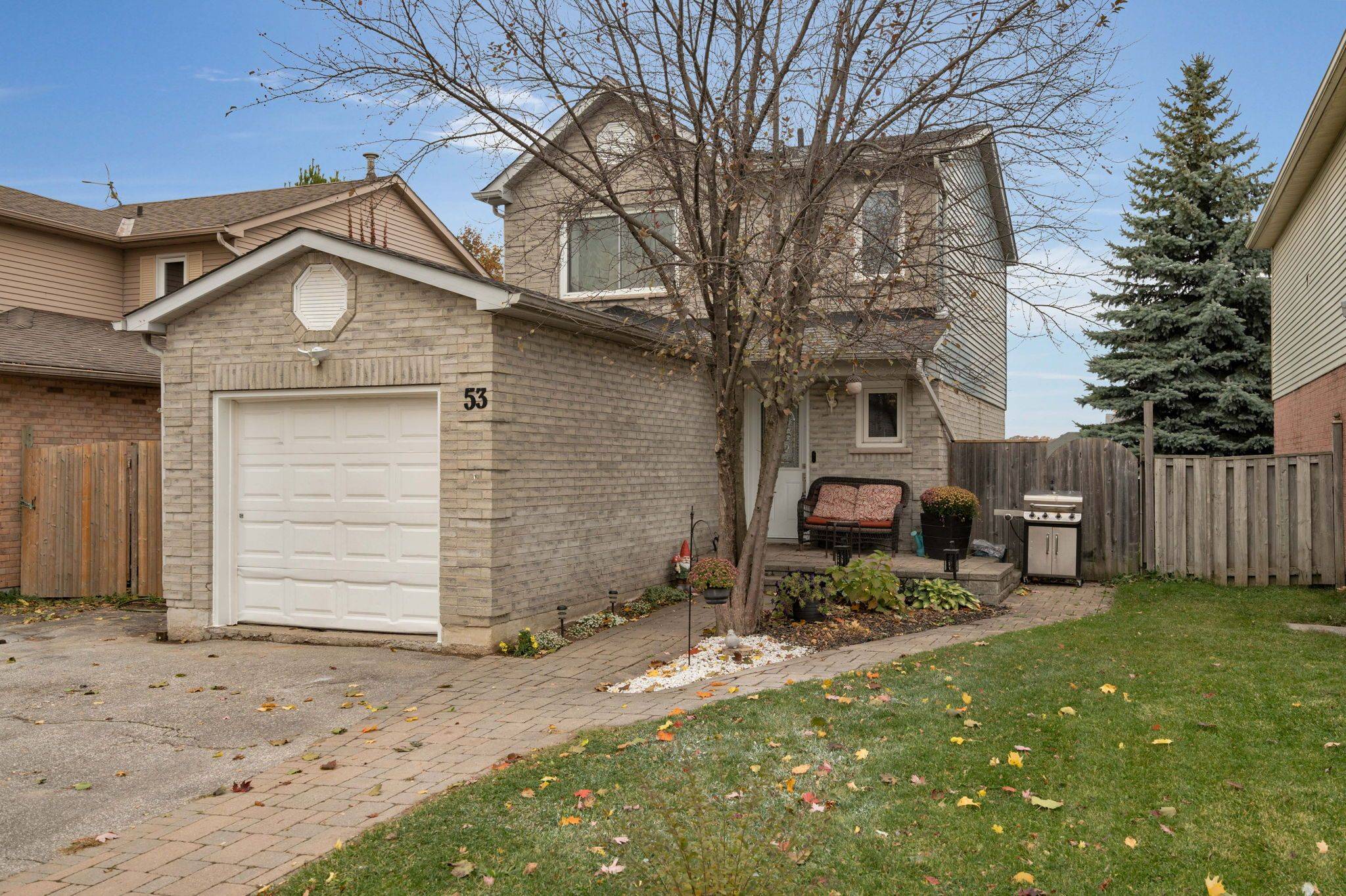 Barrie, ON L4M 6G6,53 Hadden CRES